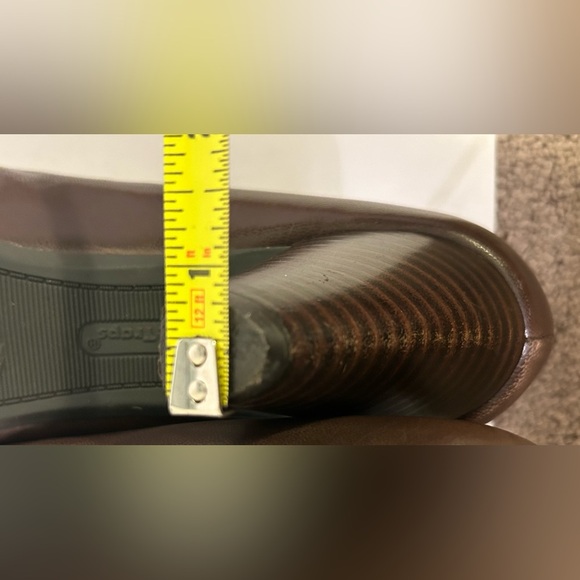 Bare Traps Women’s Size 9 Brown Leather Loafer Heels Excellent Career Cocktail - Picture 9 of 16